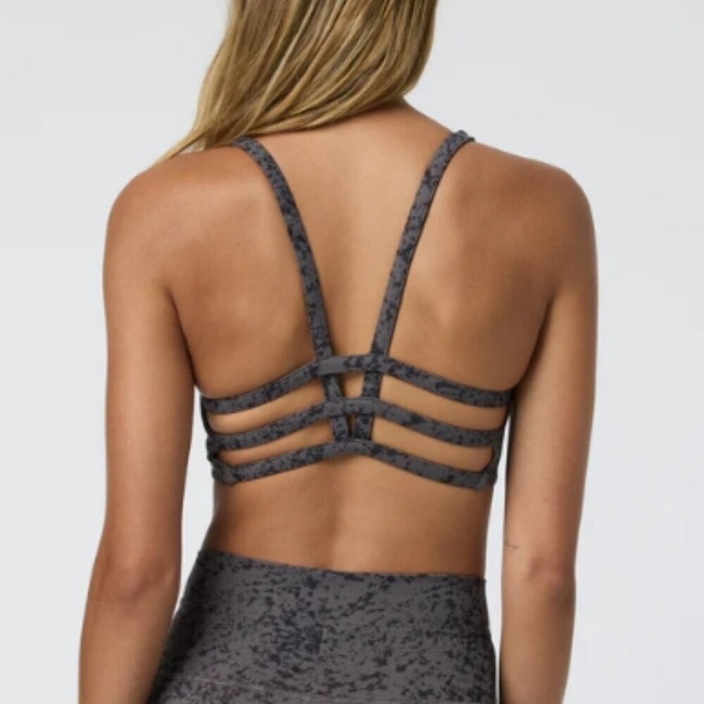 Vuori Yosemite Bra – Chia Stucco – Medium – NWT - Picture 2 of 4